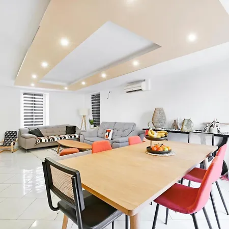 4 Bedroom Cozy In * Codolet