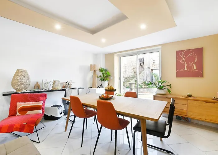 4 Bedroom Cozy In * Codolet