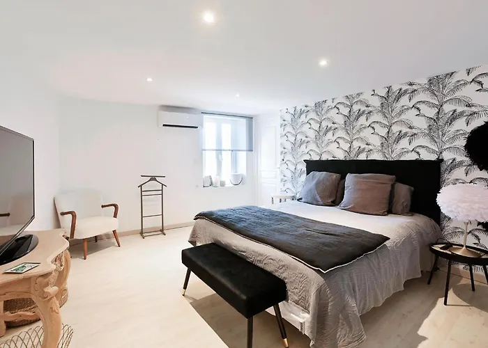 4 Bedroom Cozy In Holiday home
