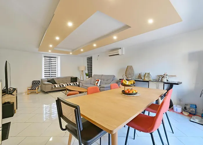 Holiday home 4 Bedroom Cozy In